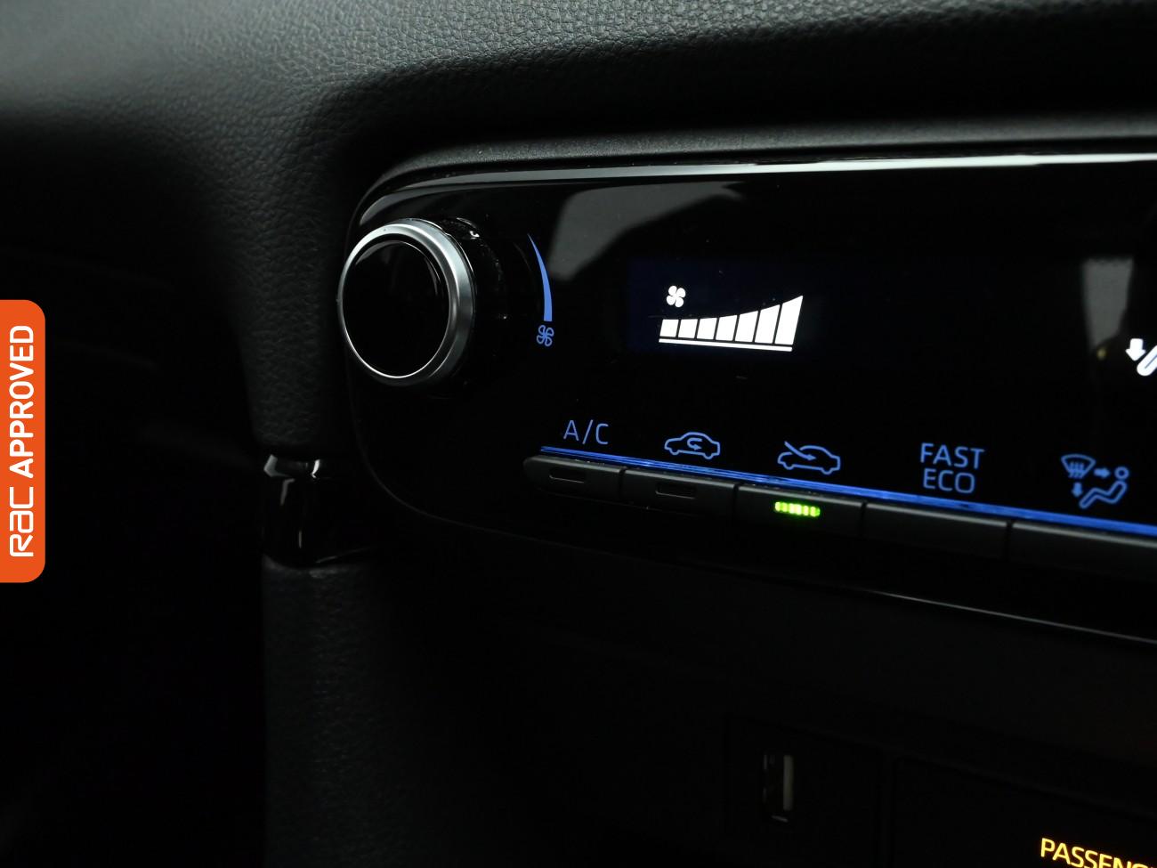 Used Toyota Yaris 2021 for sale - 77654297: Photo 14