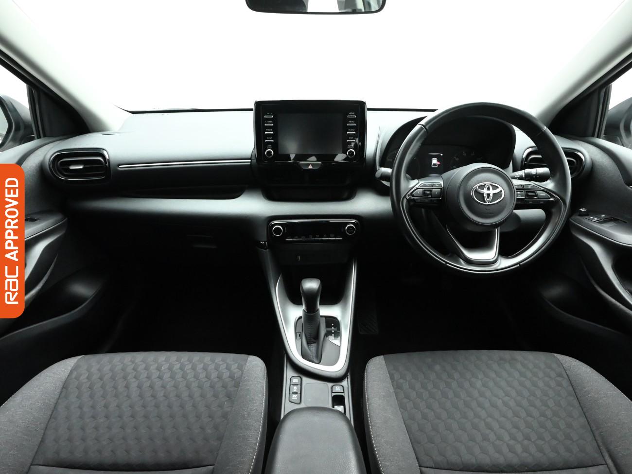 Used Toyota Yaris 2021 for sale - 77654297: Photo 2