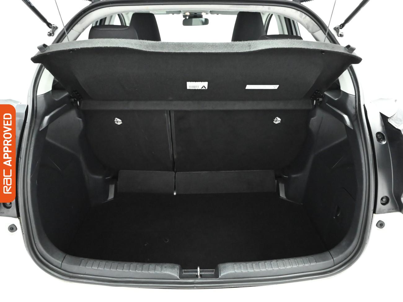 Used Toyota Yaris 2021 for sale - 77654297: Photo 25