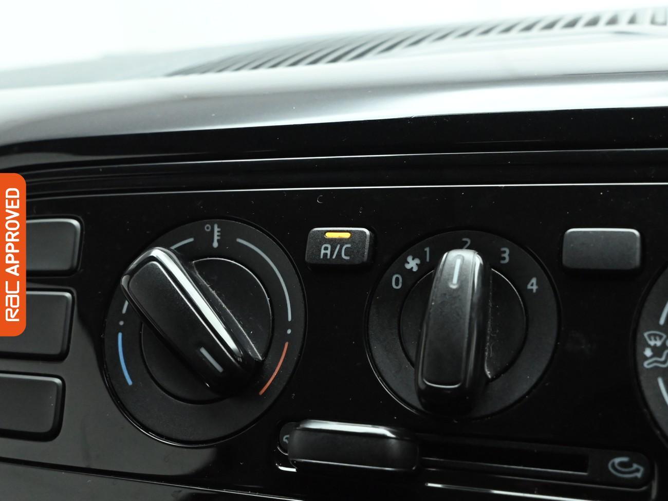 Used Volkswagen up! 2014 for sale - 76955430: Photo 17