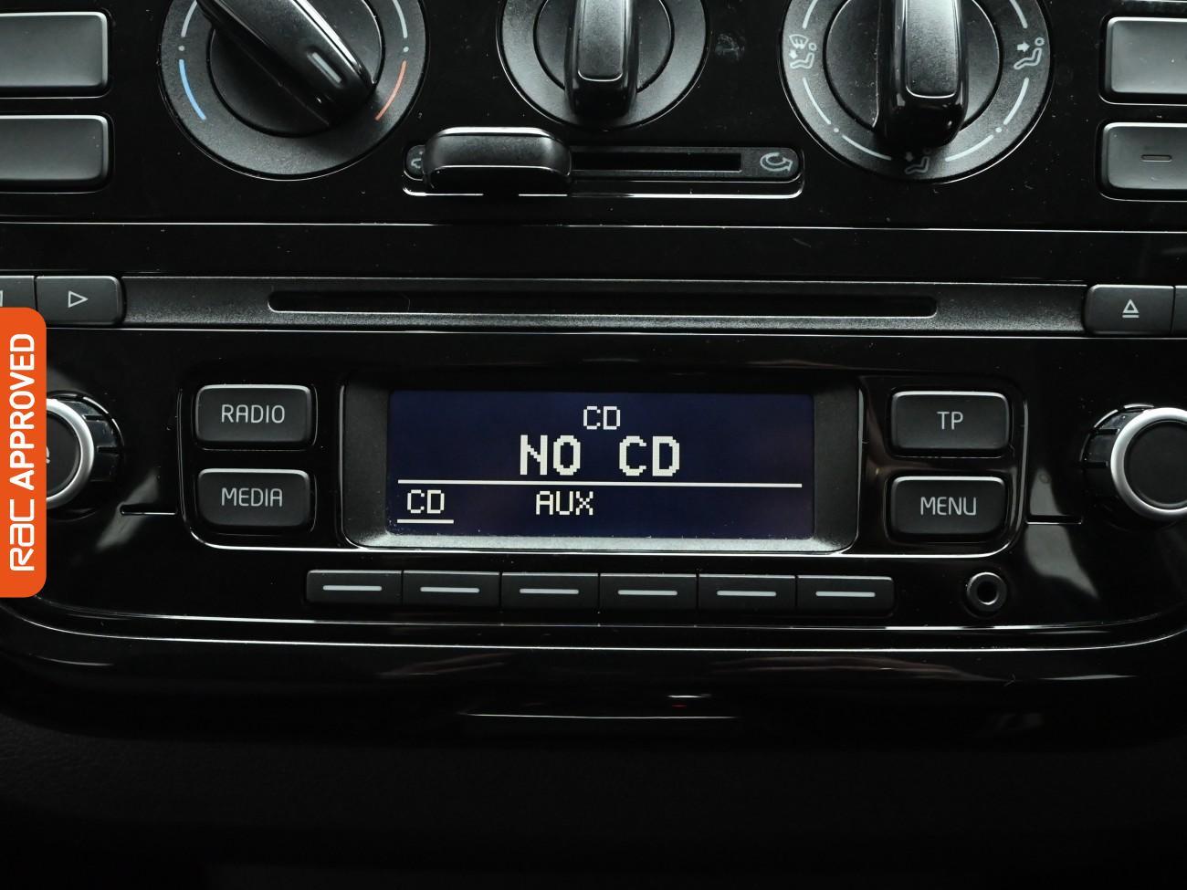 Used Volkswagen up! 2014 for sale - 76955430: Photo 3