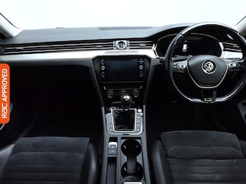 Used Volkswagen Passat 2018 for sale - 76088322: Photo 2