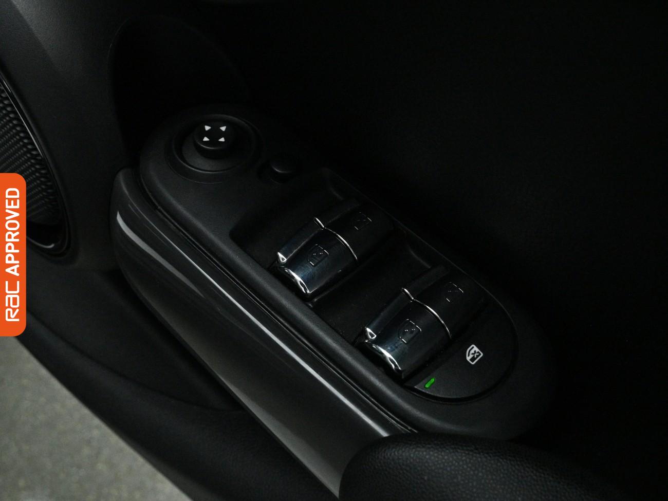 Used MINI Hatch 2017 for sale - 77775807: Photo 24