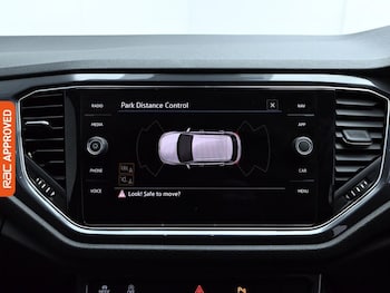 Used Volkswagen T-Roc 2021 for sale - 76353179: Photo