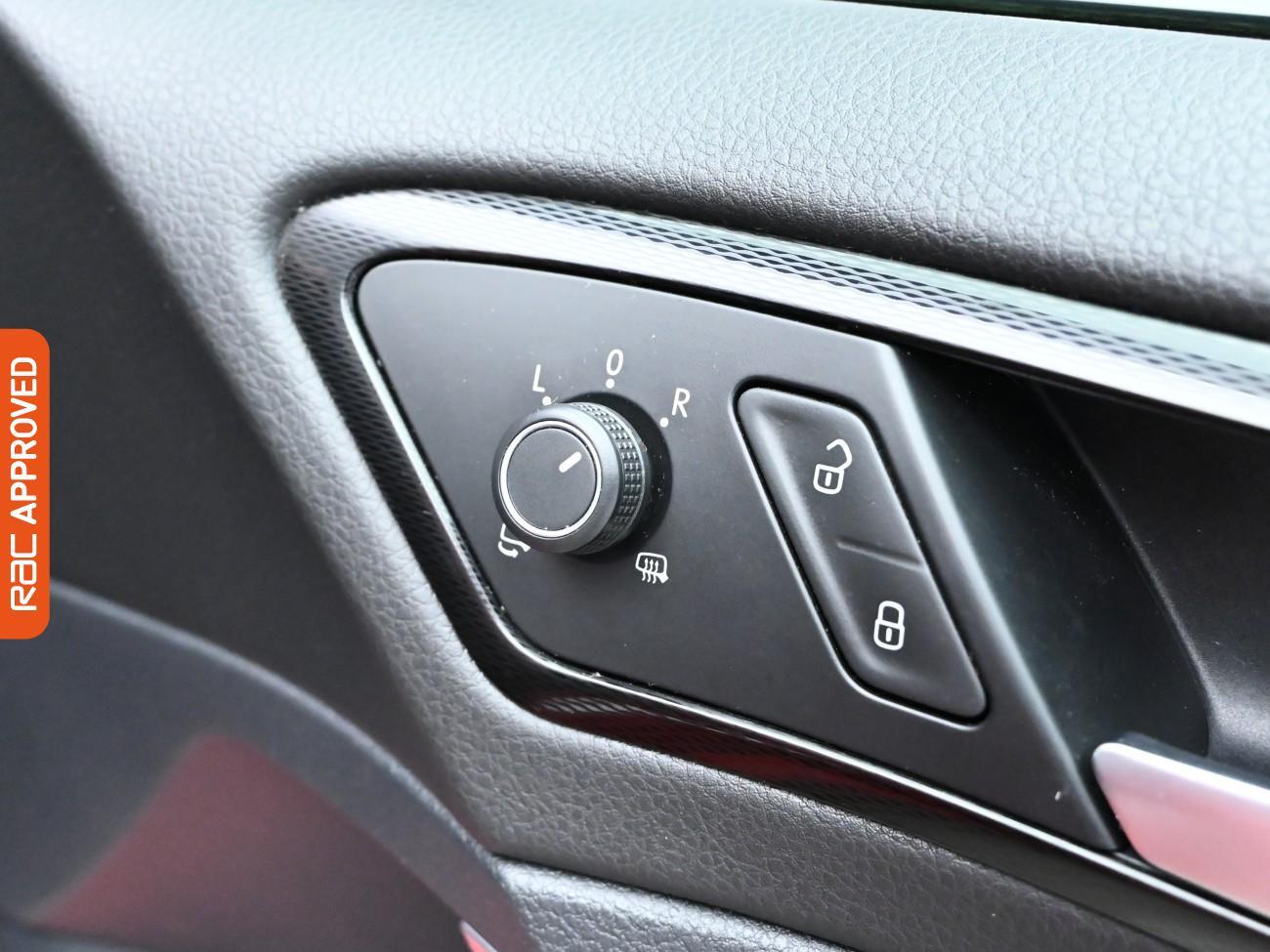 Used Volkswagen Golf 2017 for sale - 76445538: Photo 23