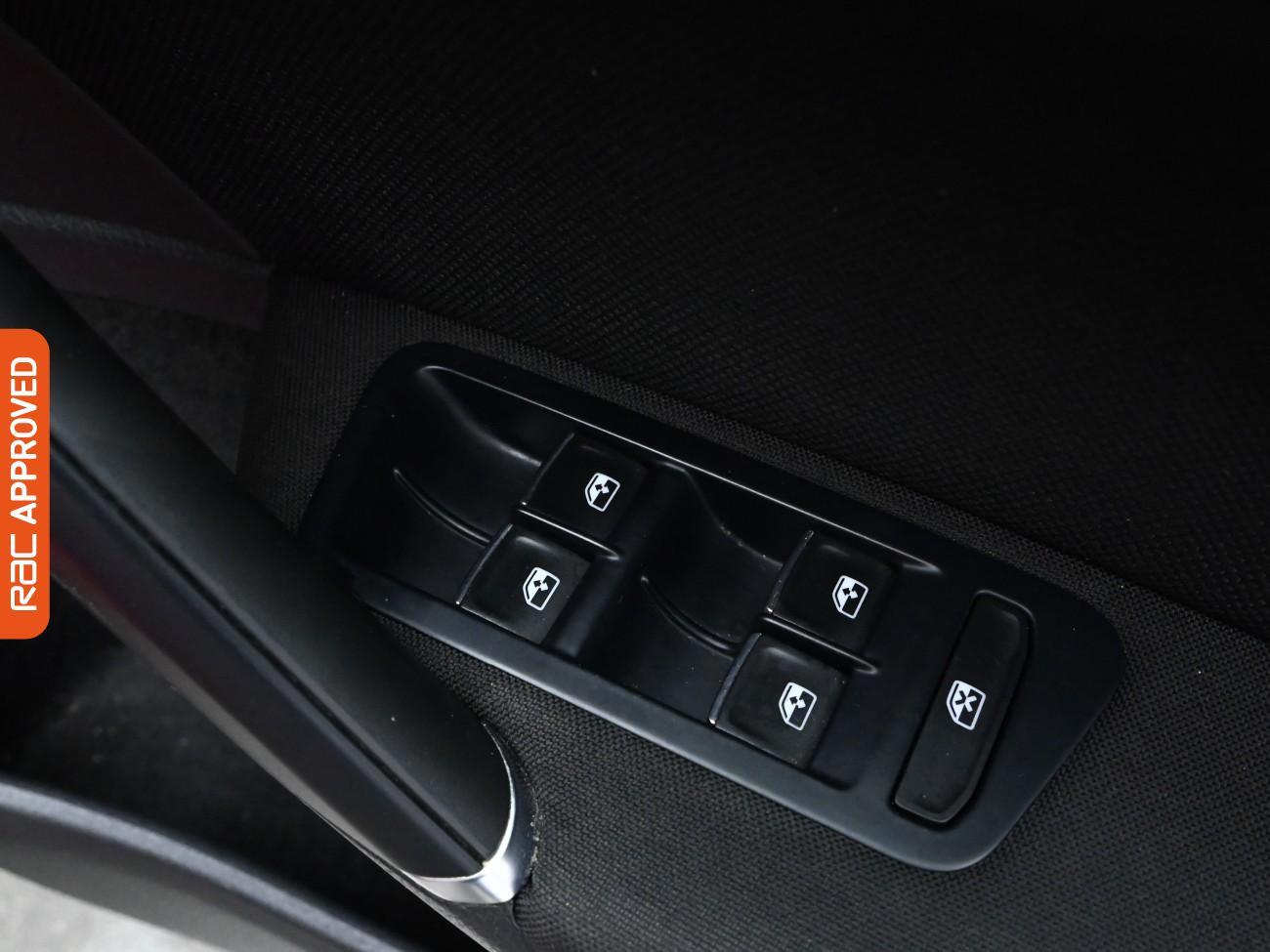 Used Volkswagen Golf 2017 for sale - 76445538: Photo 24