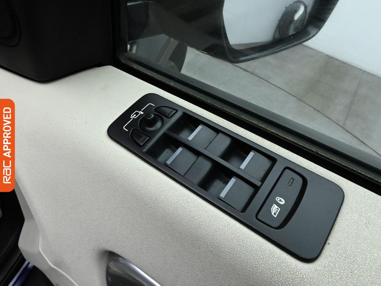 Used Land Rover Discovery Sport 2016 for sale - 76353185: Photo 26