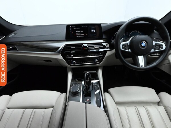 Used BMW 5 Series 2018 for sale - 76268051: Photo 2