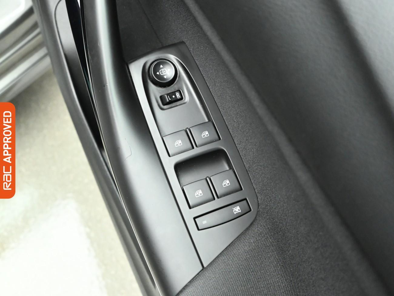 Used Vauxhall Astra 2019 for sale - 77236092: Photo 25