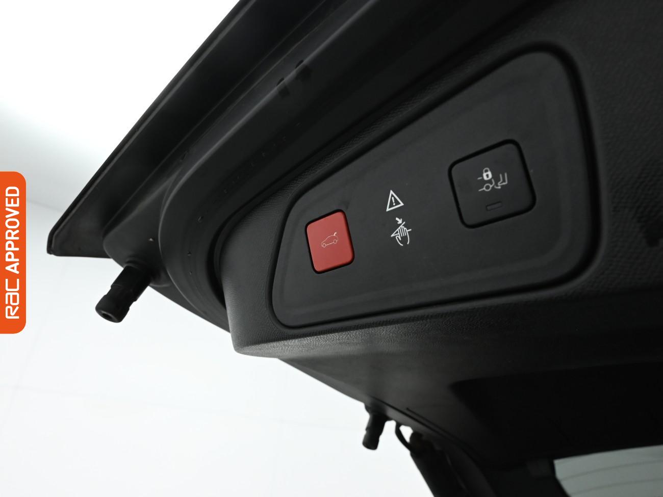 Used Peugeot 3008 2018 for sale - 76581575: Photo 31