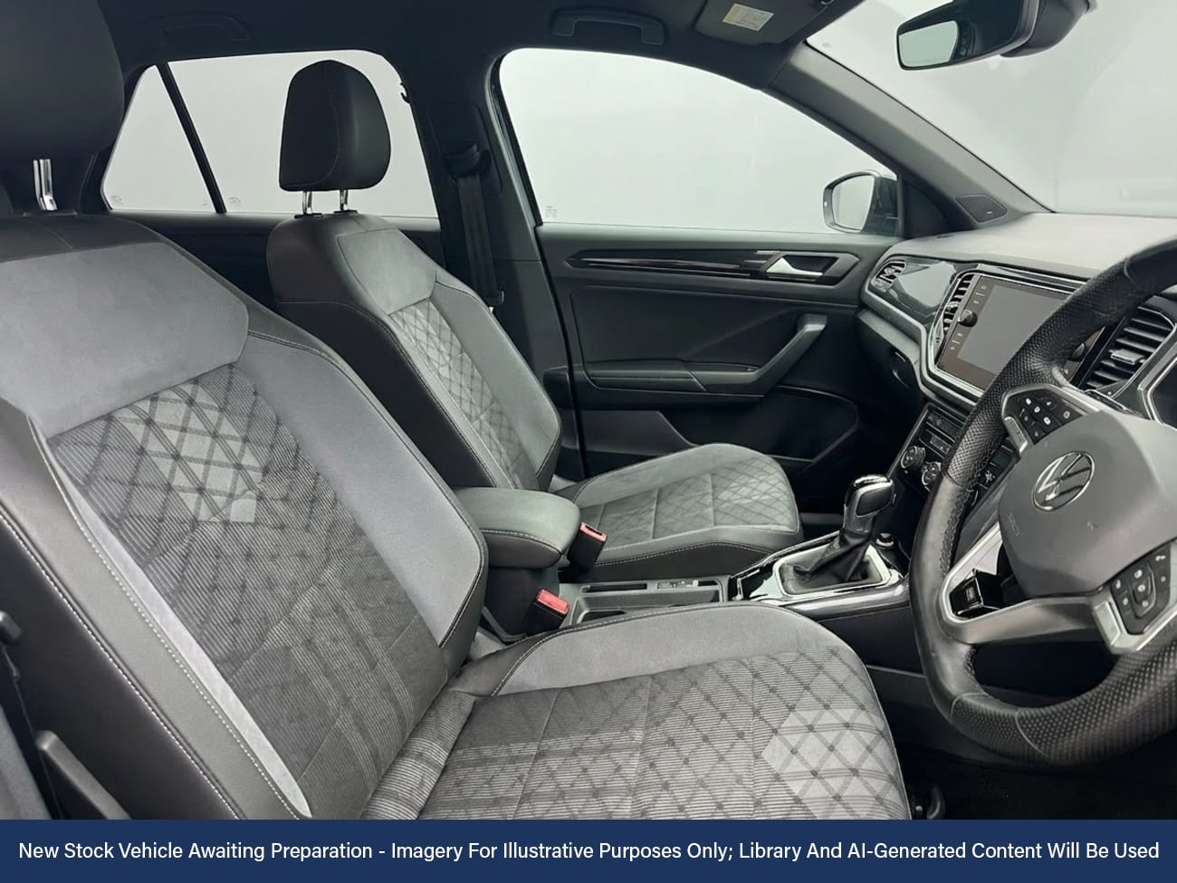 Used Volkswagen T-Roc 2023 for sale - 77914326: Photo 3