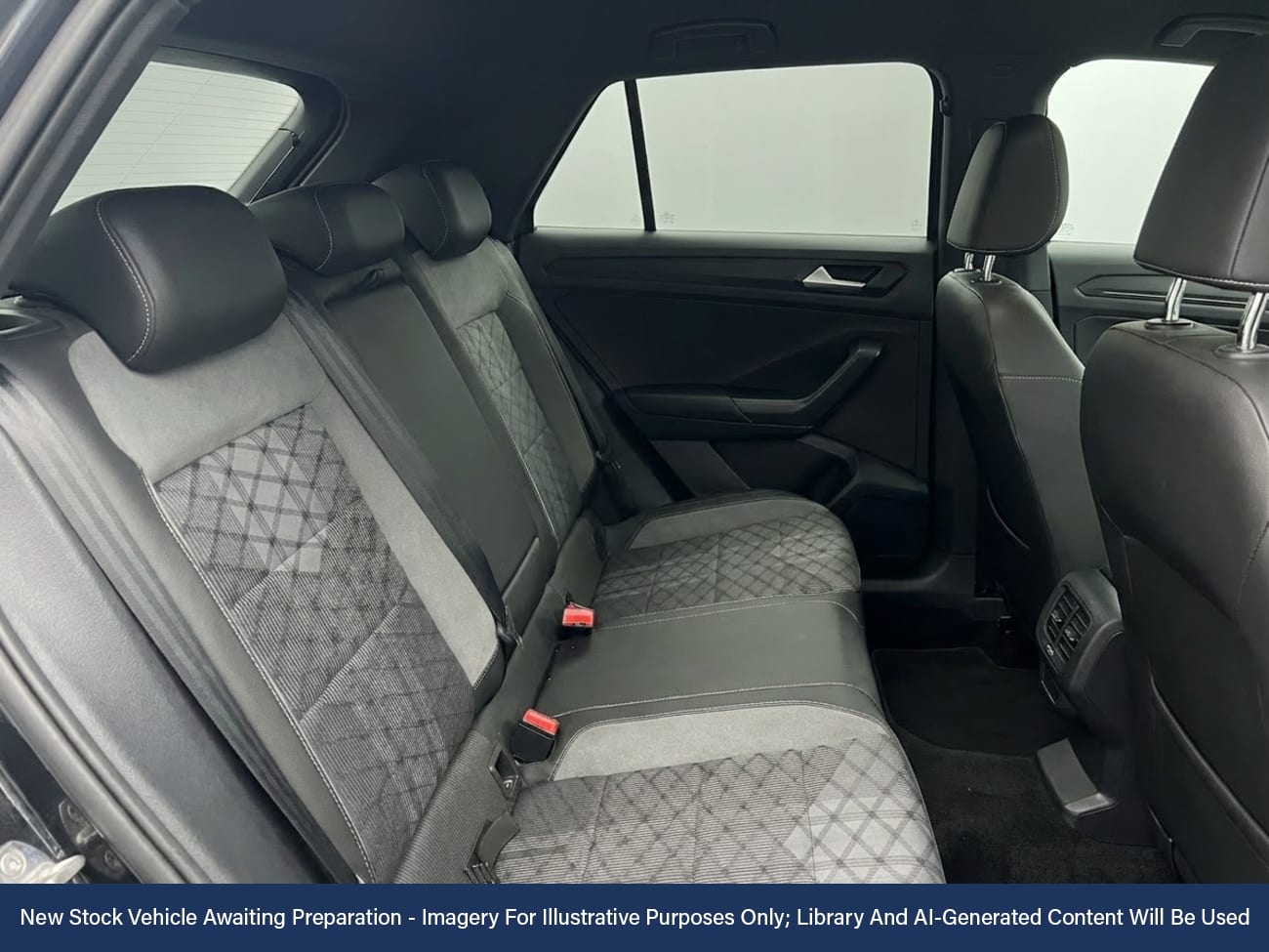 Used Volkswagen T-Roc 2023 for sale - 77914326: Photo 4