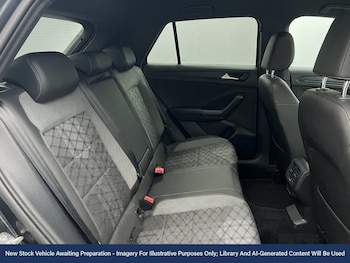 Used Volkswagen T-Roc 2023 for sale - 77914326: Photo