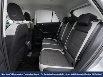 Used Volkswagen T-Roc 2021 for sale - 77890641: Photo