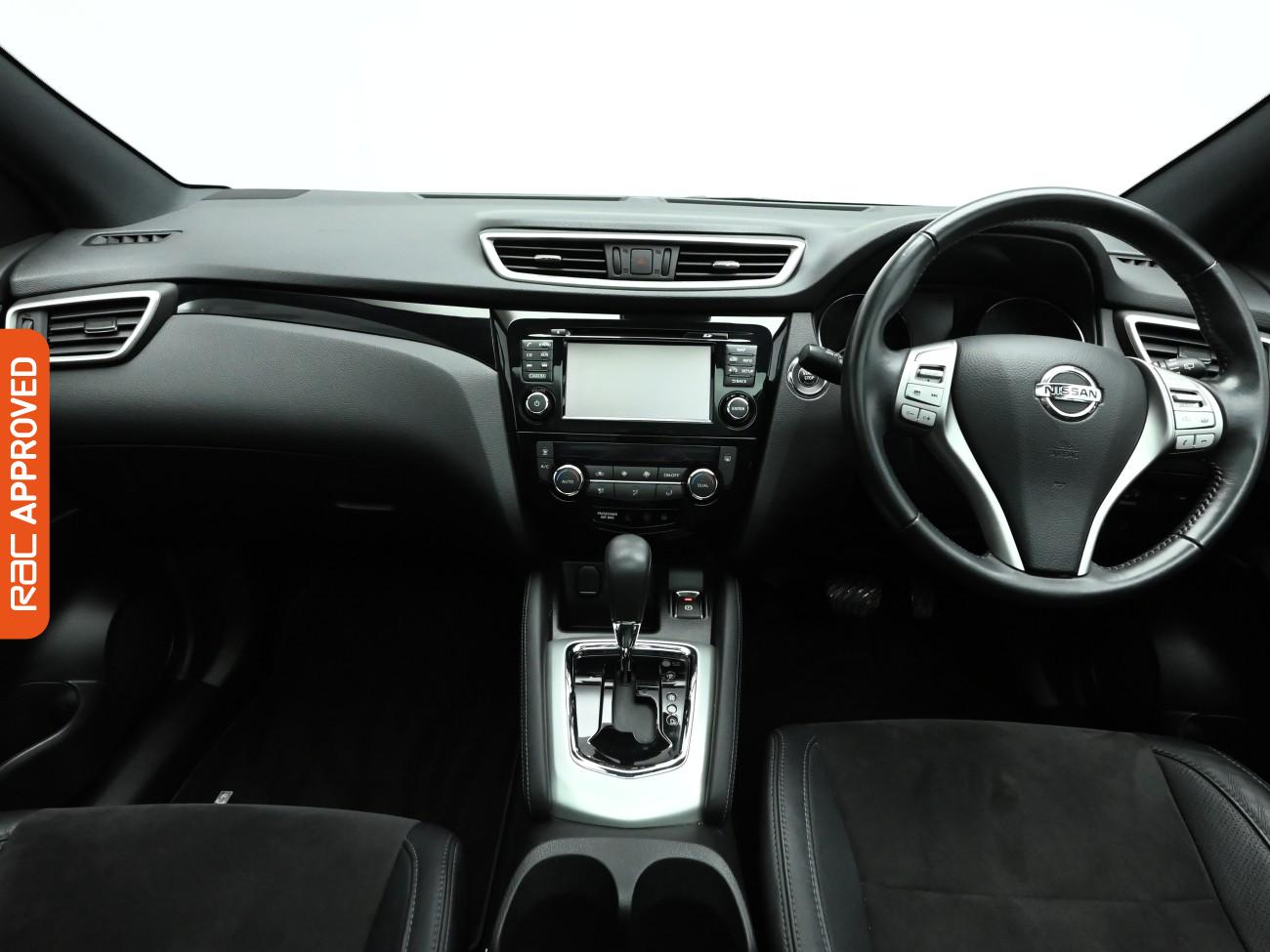 Used Nissan Qashqai 2017 for sale - 77582639: Photo 2