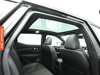 Used Nissan Qashqai 2017 for sale - 77582639: Photo