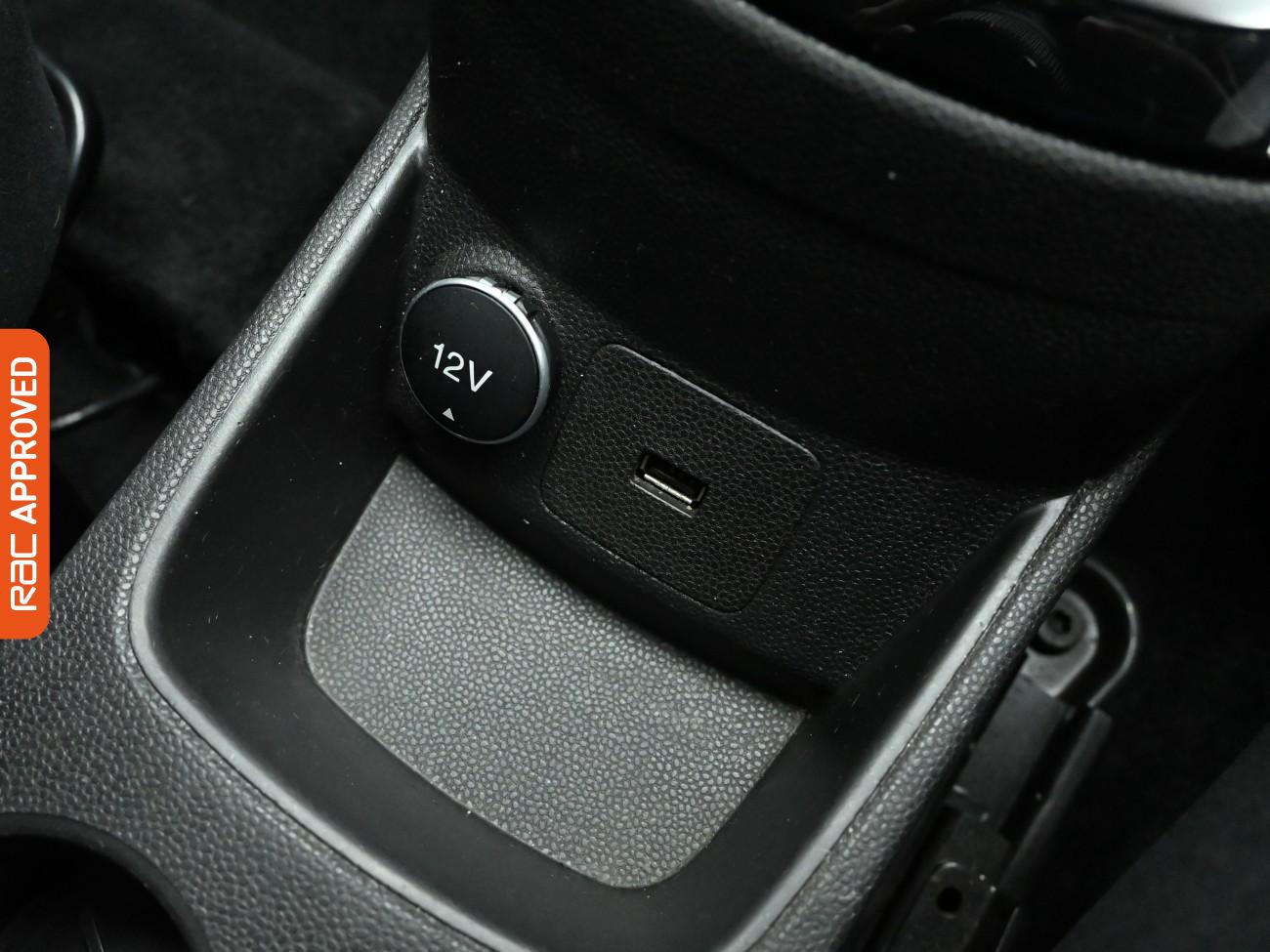 Used Ford Fiesta 2017 for sale - 77236094: Photo 14