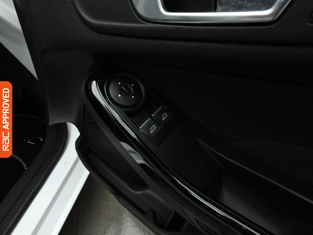 Used Ford Fiesta 2017 for sale - 77236094: Photo 23