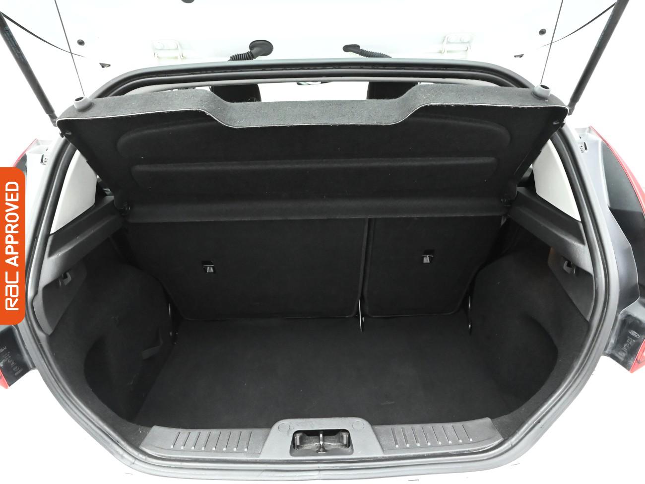 Used Ford Fiesta 2017 for sale - 77236094: Photo 24