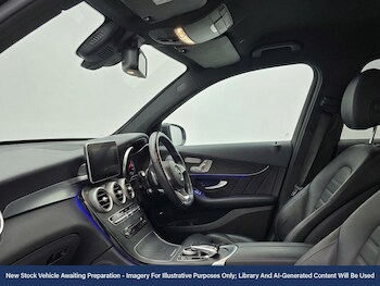 Used Mercedes-Benz GLC 2019 for sale - 77686900: Photo