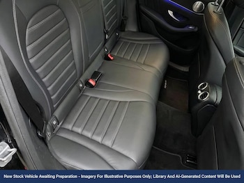 Used Mercedes-Benz GLC 2019 for sale - 77686900: Photo