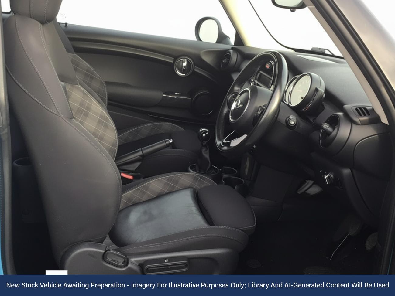 Used MINI Hatch 2018 for sale - 76509065: Photo 3