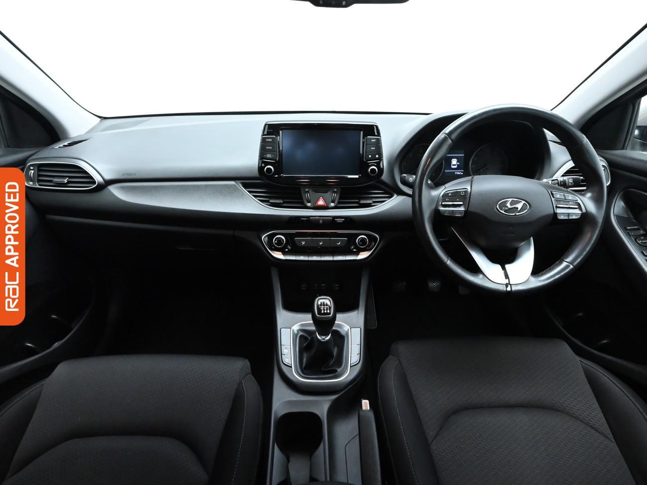 Used Hyundai i30 2018 for sale - 76569427: Photo 2