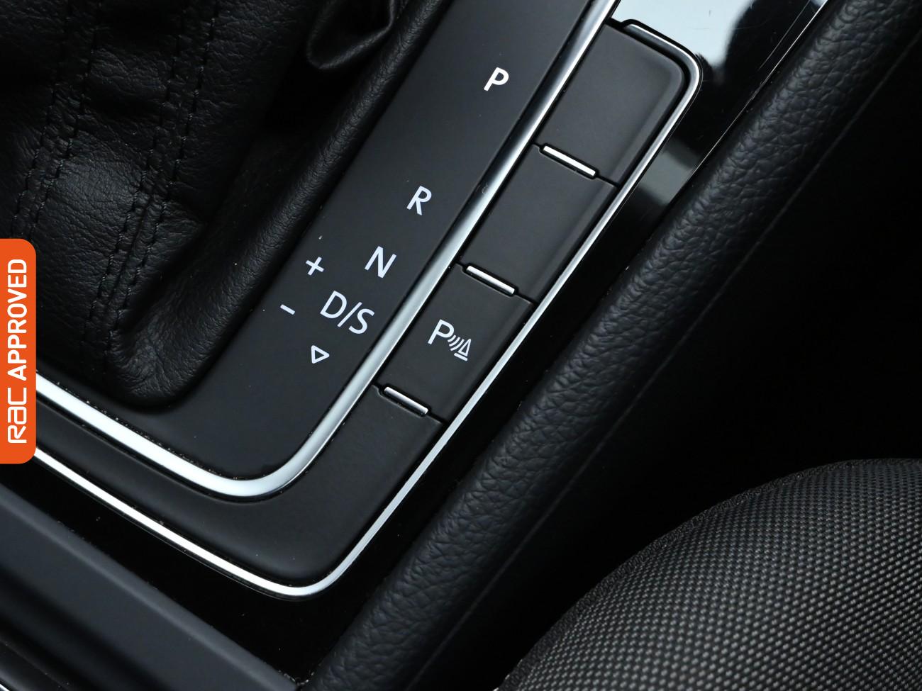 Used Volkswagen Golf 2015 for sale - 76180843: Photo 17