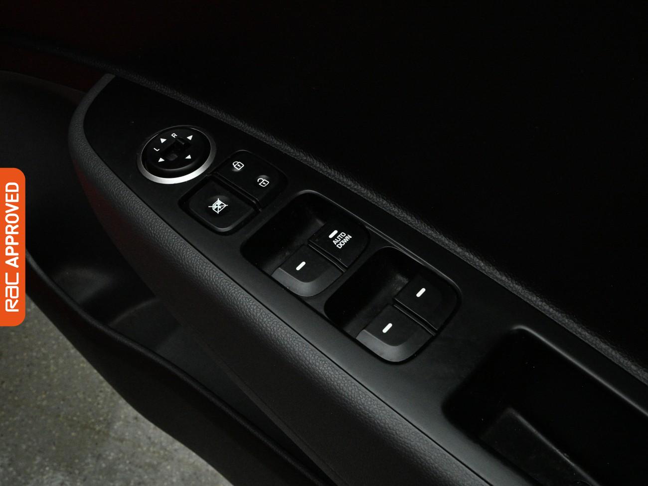 Used Hyundai i10 2020 for sale - 77743562: Photo 24