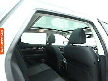 Used Nissan Qashqai 2015 for sale - 76569424: Photo