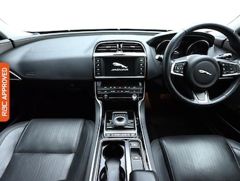 Used Jaguar XE 2018 for sale - 75283855: Photo