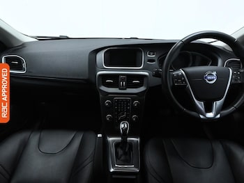 Used Volvo V40 2015 for sale - 75454172: Photo