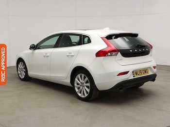 Used Volvo V40 2015 for sale - 75454172: Photo