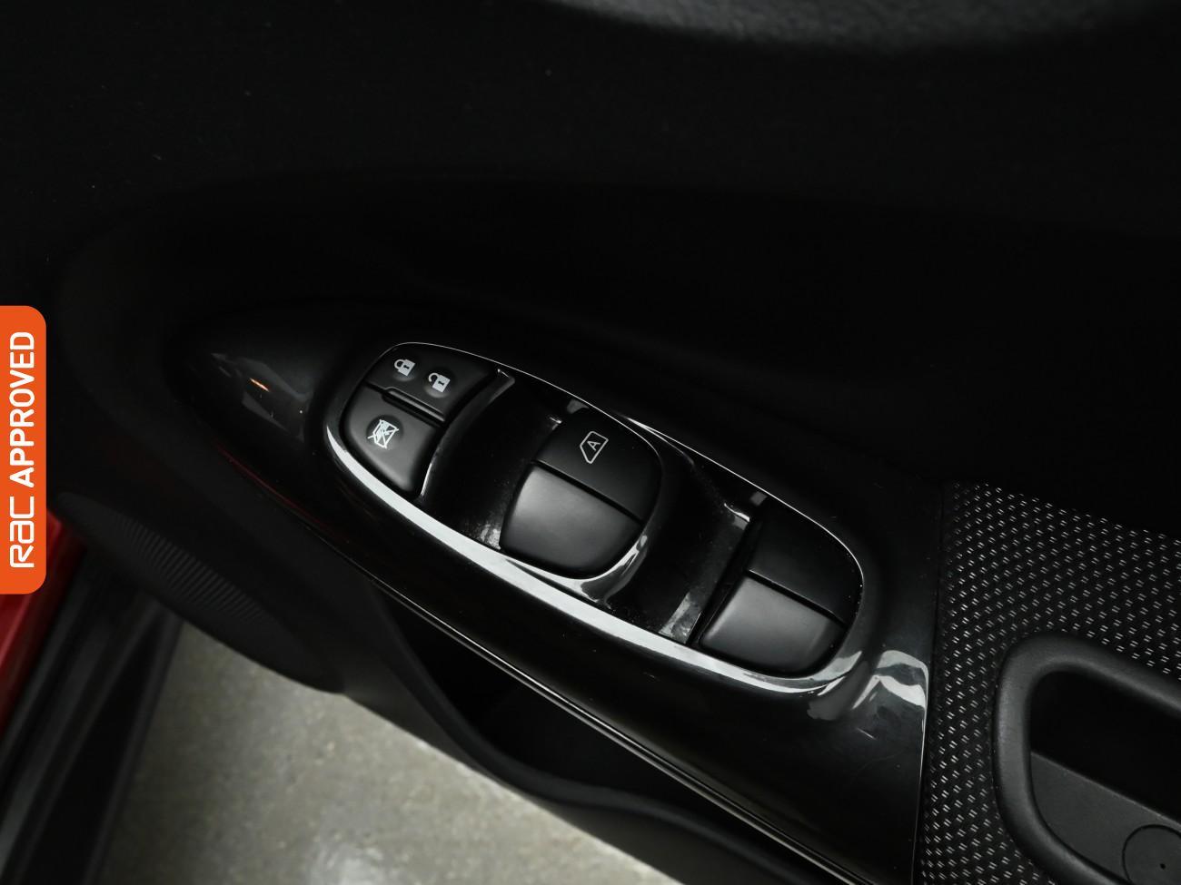 Used Nissan Juke 2015 for sale - 77638595: Photo 24