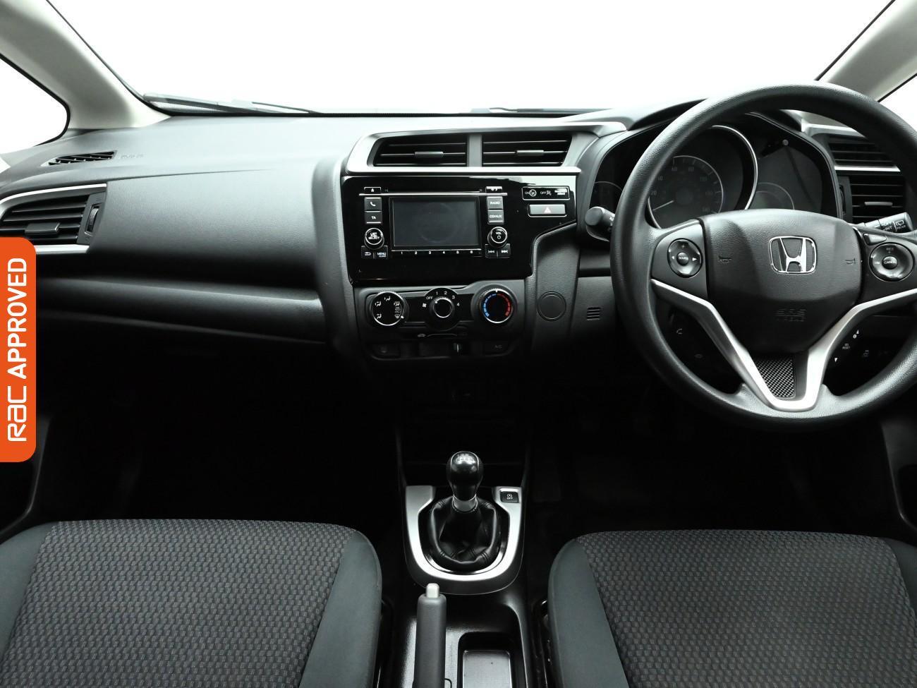 Used Honda Jazz 2019 for sale - 76629880: Photo 2