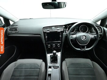 Used Volkswagen Golf 2018 for sale - 78794295: Photo