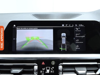 Used BMW 3 Series 2021 for sale - 76353182: Photo