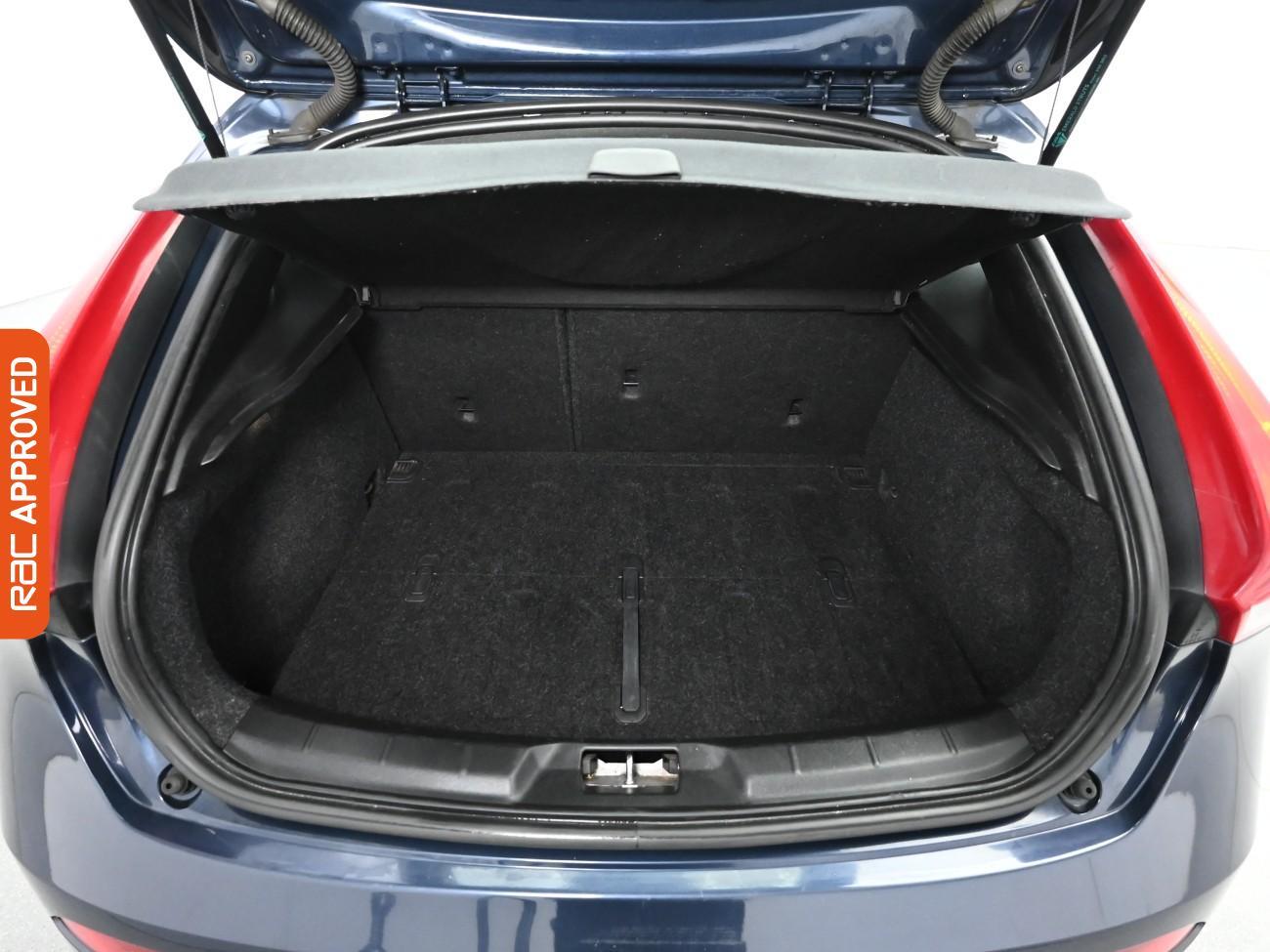 Used Volvo V40 2015 for sale - 76723891: Photo 13