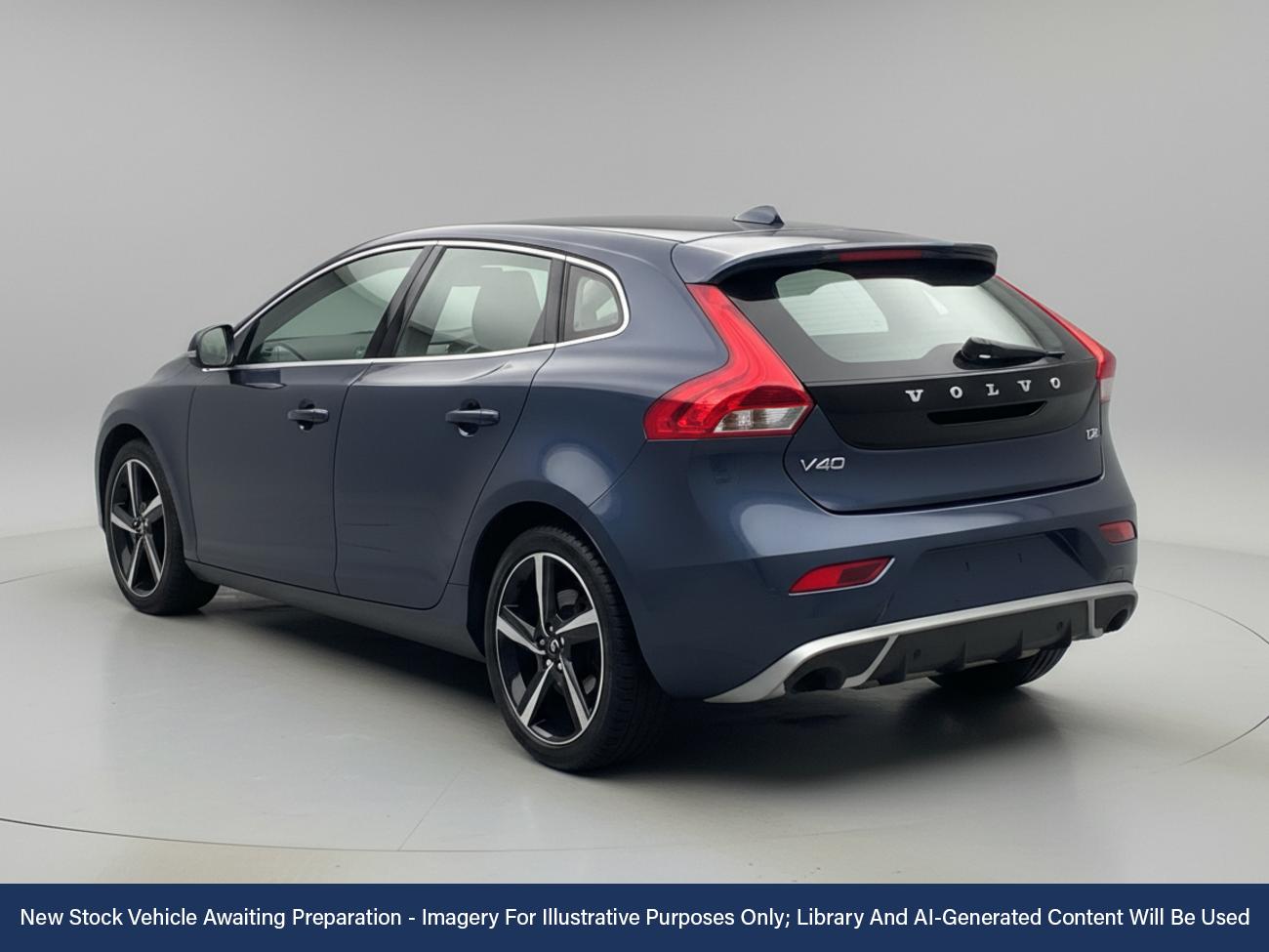 Used Volvo V40 2015 for sale - 76723891: Photo 2