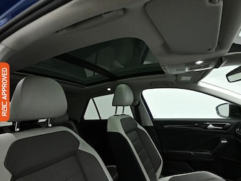 Used Volkswagen T-Roc 2019 for sale - 78975944: Photo
