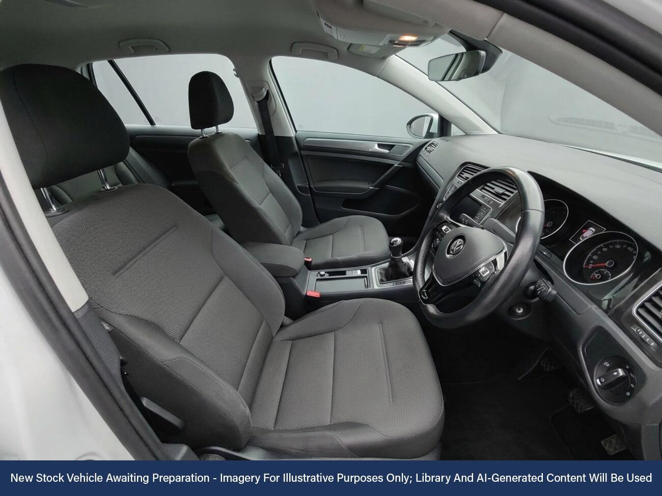 Used Volkswagen Golf 2018 for sale - 77820151: Photo 3
