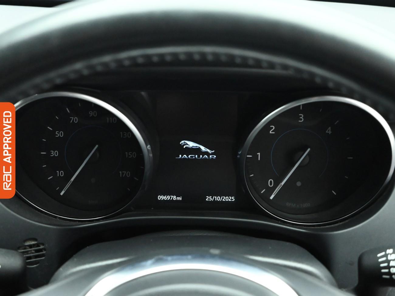 Used Jaguar F-Pace 2016 for sale - 76576270: Photo 11