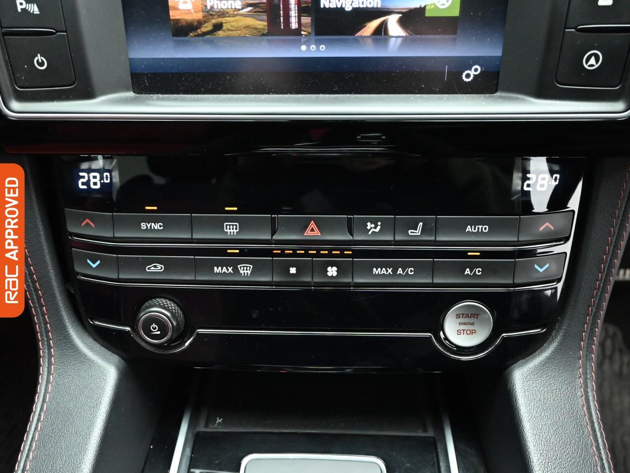 Used Jaguar F-Pace 2016 for sale - 76576270: Photo 14