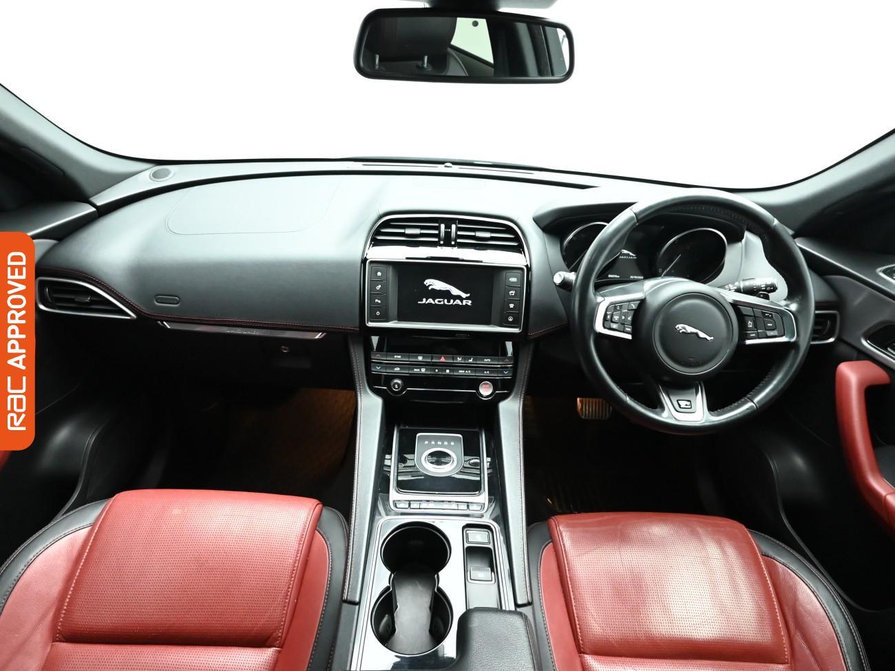 Used Jaguar F-Pace 2016 for sale - 76576270: Photo 2