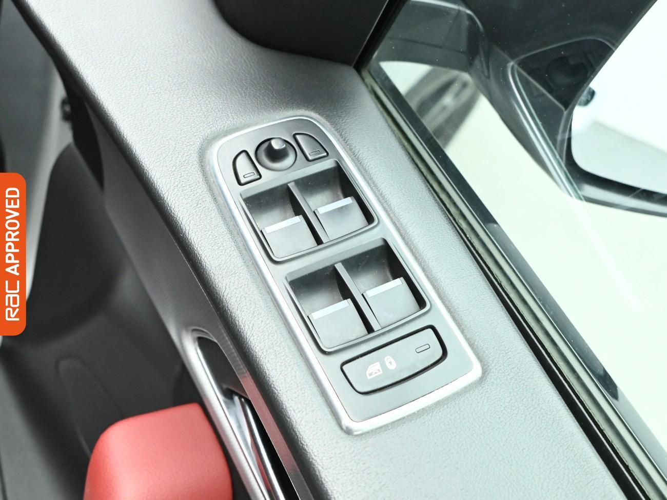 Used Jaguar F-Pace 2016 for sale - 76576270: Photo 24