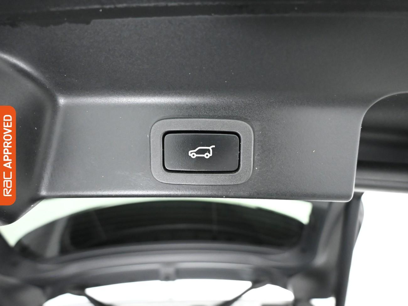 Used Jaguar F-Pace 2016 for sale - 76576270: Photo 25