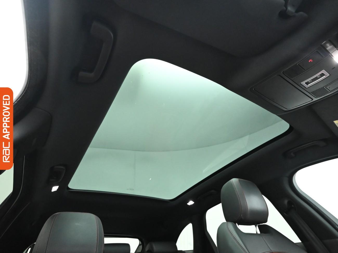 Used Jaguar F-Pace 2016 for sale - 76576270: Photo 3