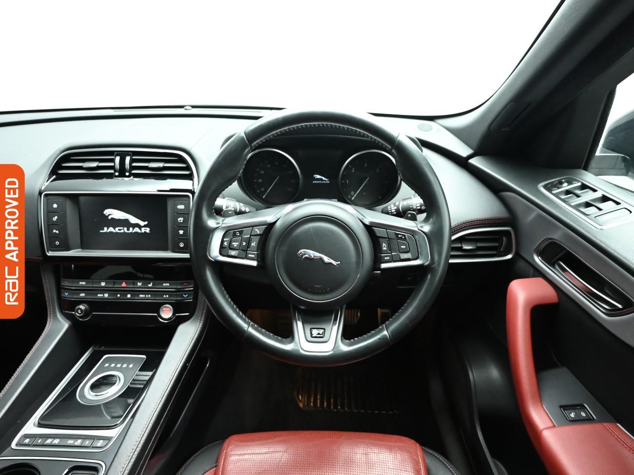 Used Jaguar F-Pace 2016 for sale - 76576270: Photo 9