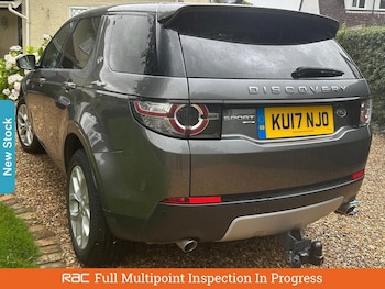 Used Land Rover Discovery Sport 2017 for sale - 75480852: Photo