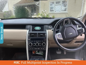 Used Land Rover Discovery Sport 2017 for sale - 75480852: Photo